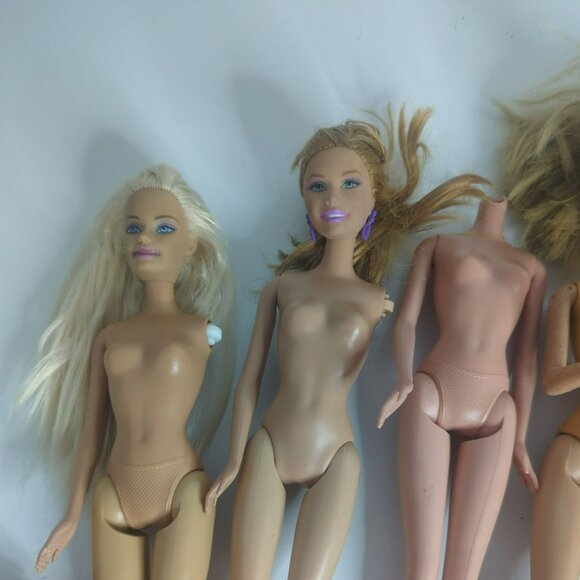 Assorted Barbie Dolls For Fodder Parts Repairs Nude Various Conditions Lot of 8 - Picture 4 of 7